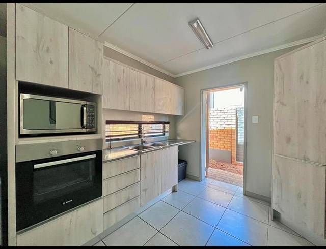 3 BEDROOM TOWNHOUSE FOR SALE IN AMBERFIELD